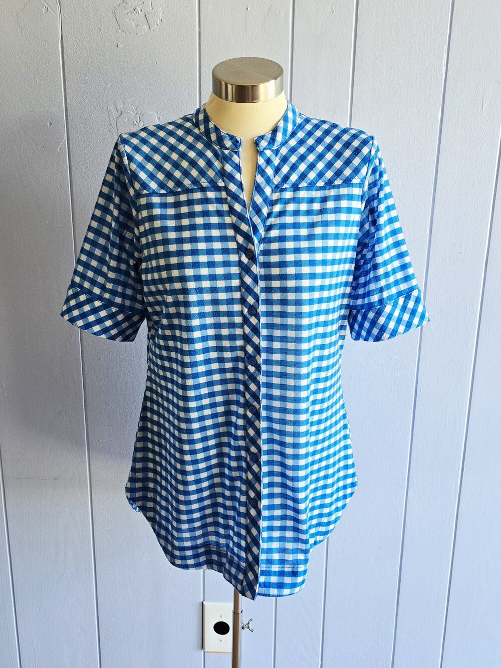 G Collection Womens Gingham Front Button Closures V-neck Size Medium